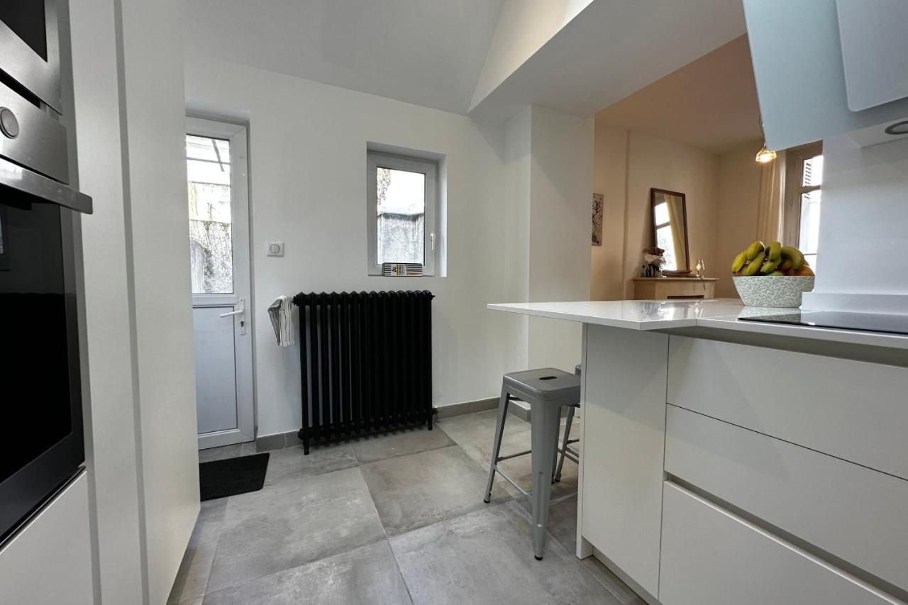 In The Beautiful Districts Of Tours A "Particular" With Great Comfort Villa Exterior photo