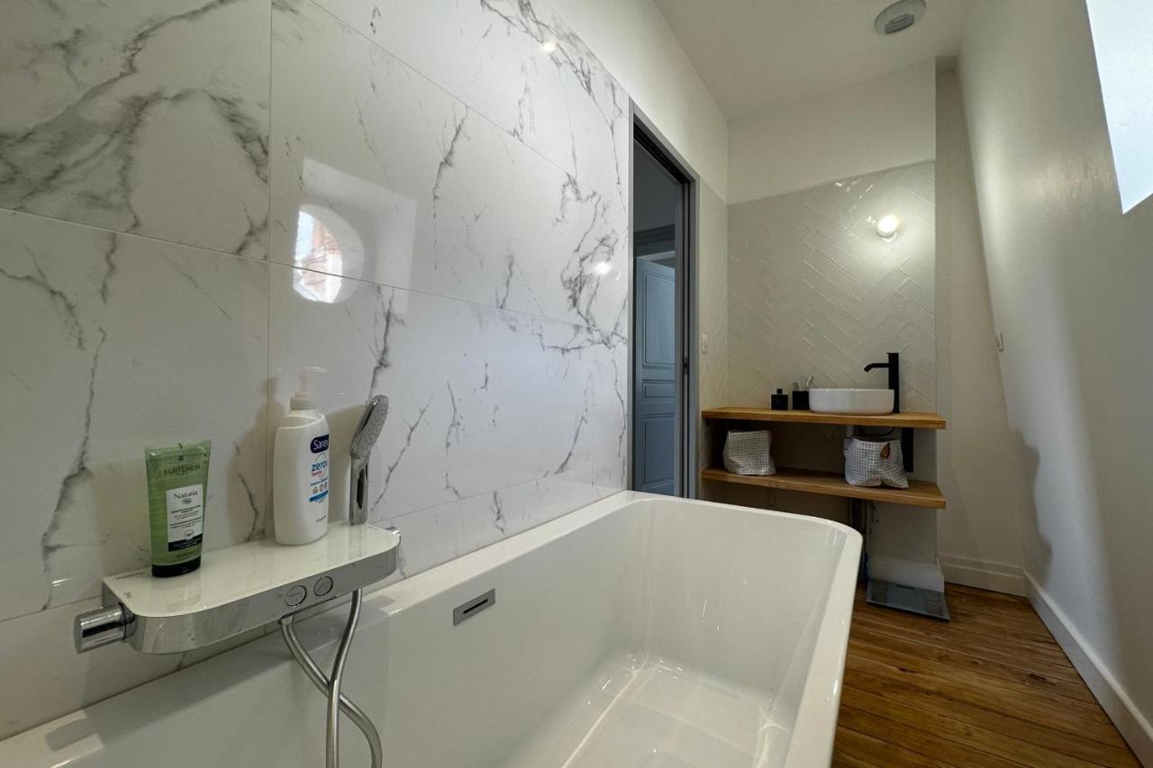 In The Beautiful Districts Of Tours A "Particular" With Great Comfort Villa Exterior photo