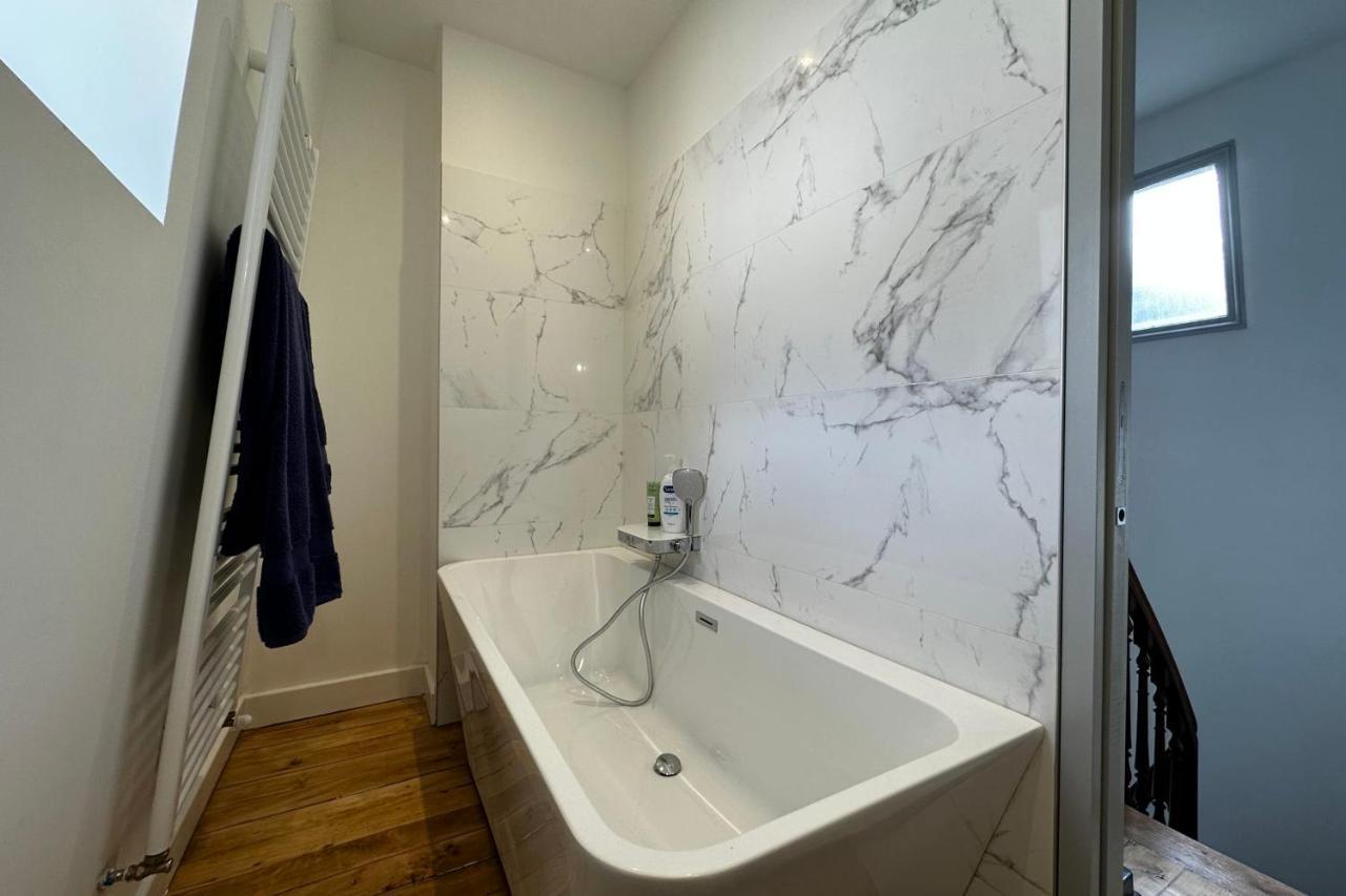 In The Beautiful Districts Of Tours A "Particular" With Great Comfort Villa Exterior photo